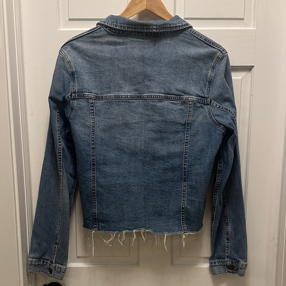 Women's‎ XL BCBGeneration Classic Blue Jean Jacket with Raw Hem - Picture 2 of 6